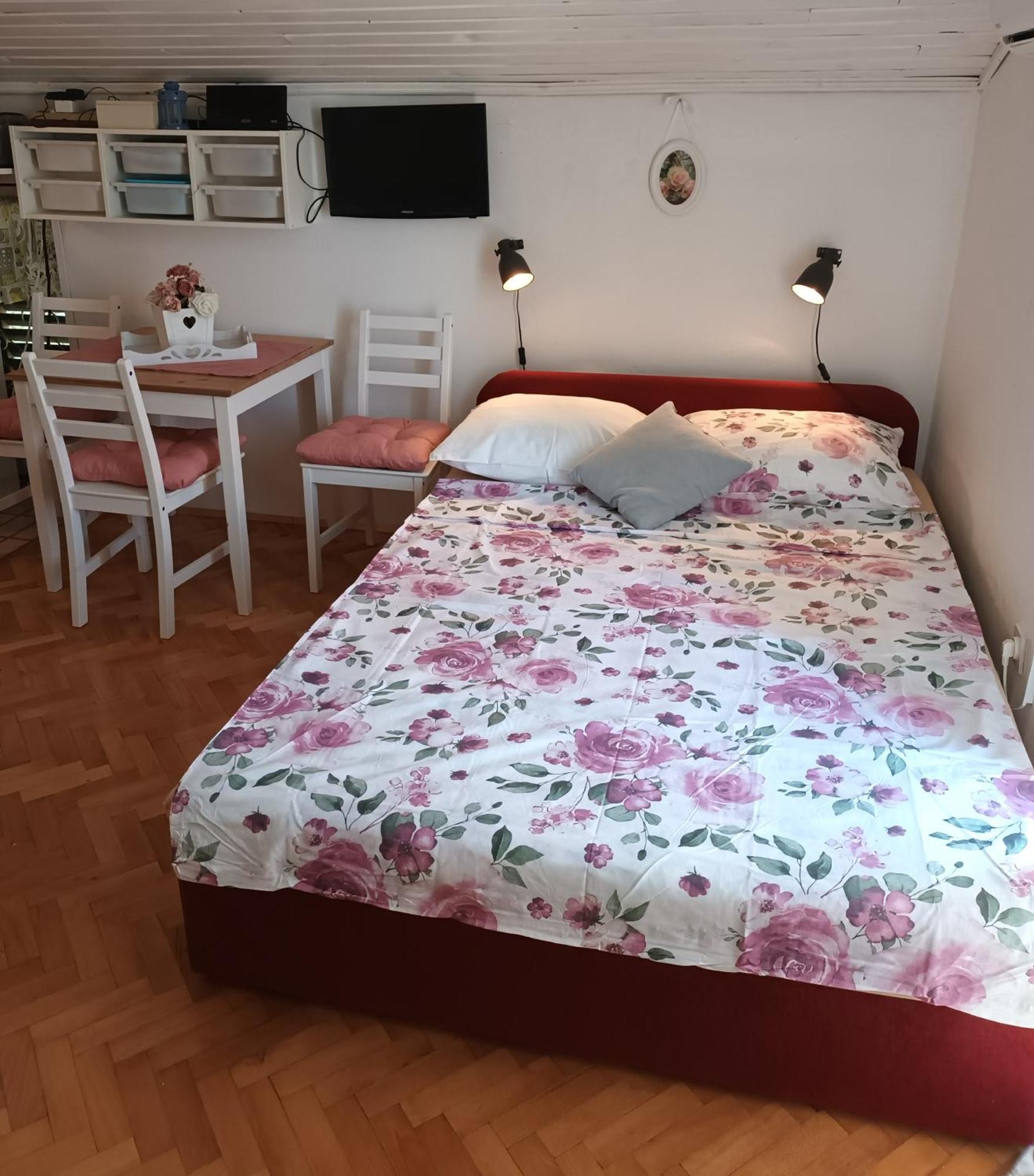 Anna Biograd Na Moru Exterior foto